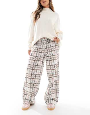 pull on wide leg pants in gray plaid