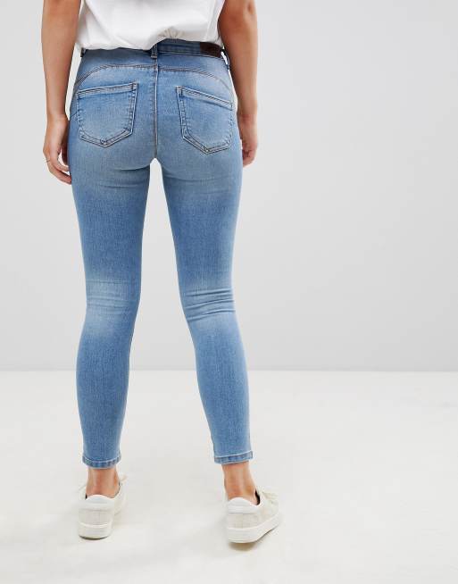 Jeans push outlet up