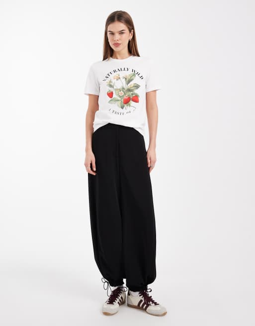 ONLY regular t-shirt with strawberry print in white, 3 of 4