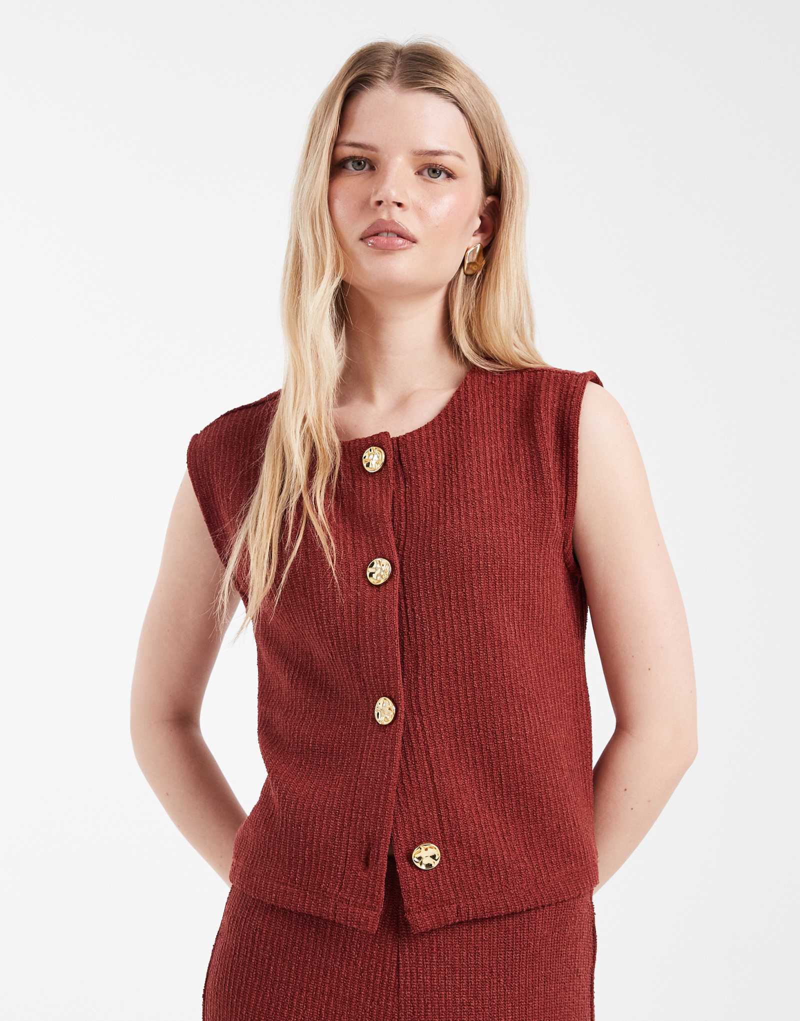 ЕДИНСТВЕННЫЙ вязаный жилет в рубчик с золотистыми пуговицами цвета ржавчины - часть комплекта