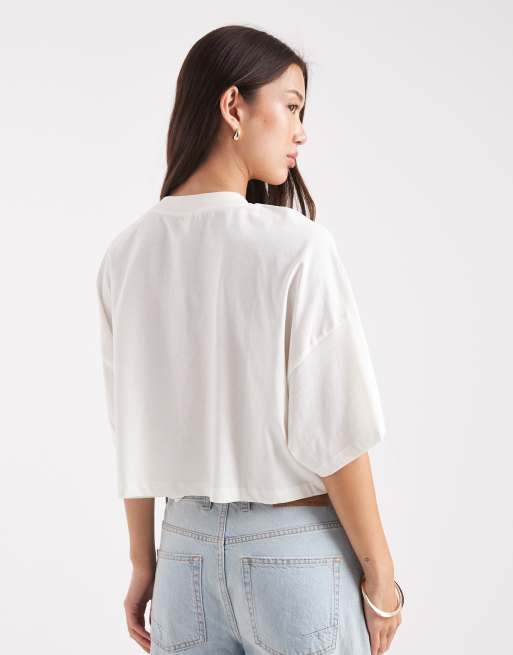 ONLY Rio graphic cropped t-shirt in white, 2 of 4