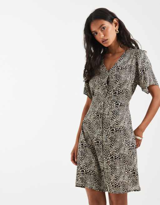 Only - Robe courte col en V à imprimé léopard avec liens à la taille, 2 de 4