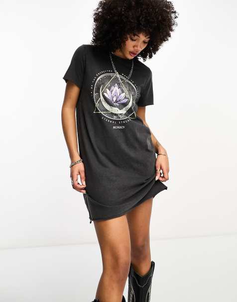 Only - Robe t-shirt courte à imprimé graphique - Noir délavé - view 1