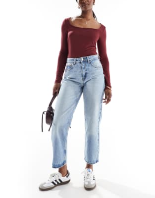 Only - Robyn - Gerade geschnittene Jeans in Mittelblau mit hohem Bund