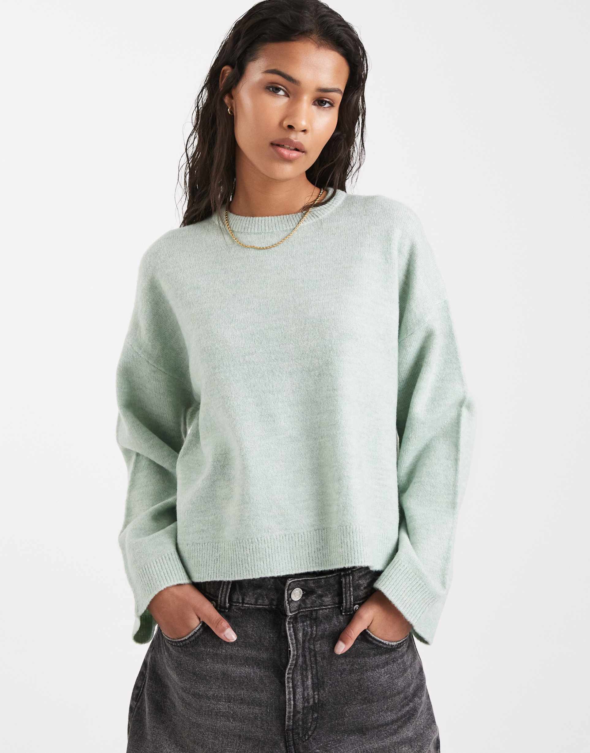 only round neck boxy sweater in light green