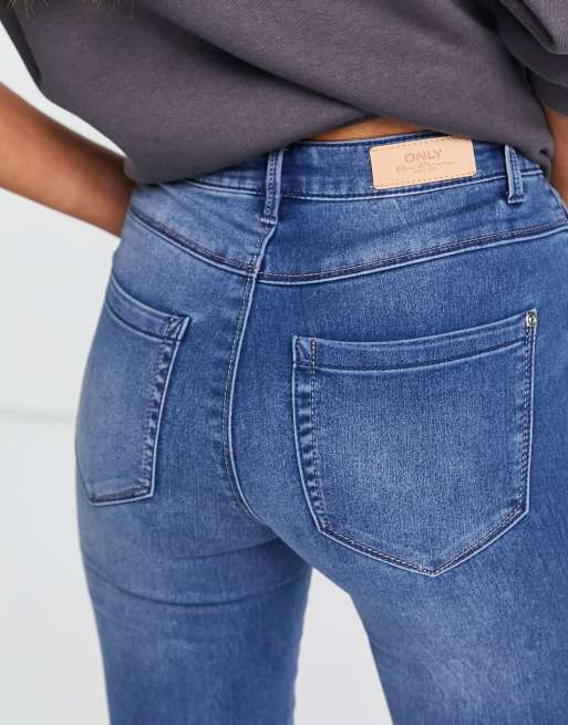 Only Royal kick flared jeans in mid blue, 3 of 4