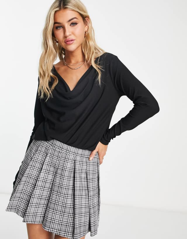 Only ruched top in black