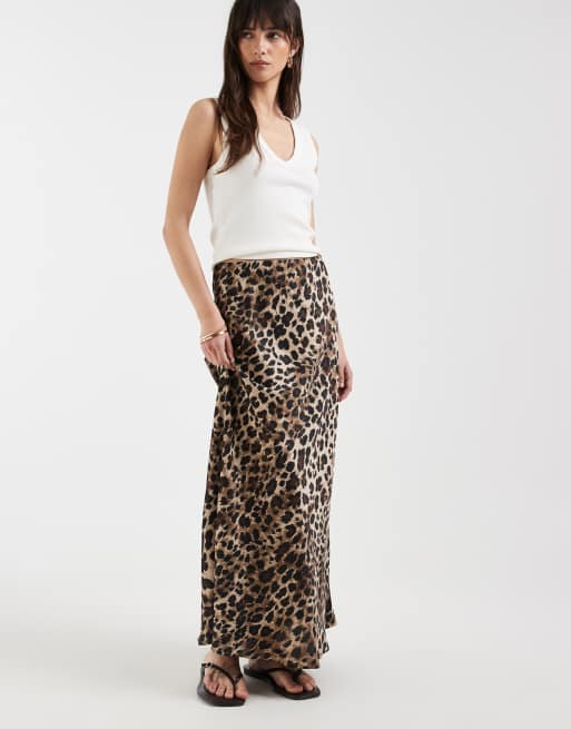 ONLY satin maxi skirt in leo print, 3 of 5