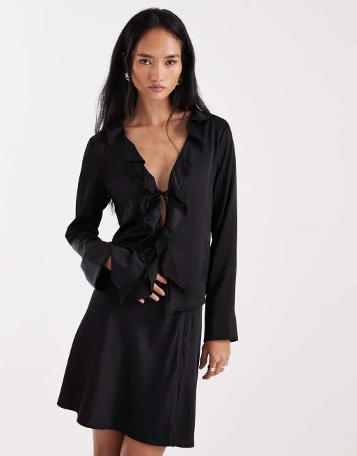 ONLY satin mini skirt in black (Part of a set), 2 of 5