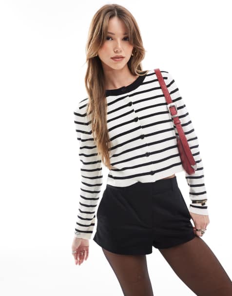 ONLY – Schwarz-weiß gestreifte Strickjacke mit kurzem Schnitt - view 1