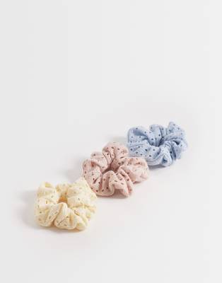 ONLY - Scrunchies mit Lochstickerei in Hellblau, Rosa und Gelb, 3er-Pack-Bunt