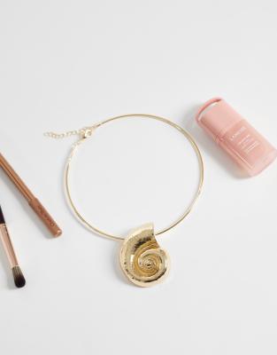 Only Seashell Necklace In Pattern