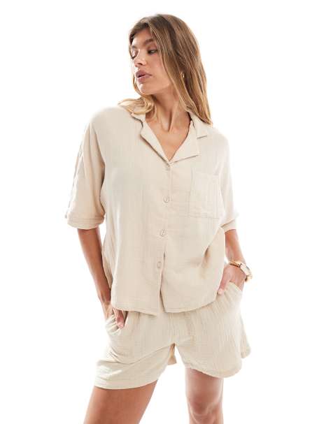 Only – Set aus Hemd mit durchgehender Knopfleiste und Shorts aus grob gewebter Baumwolle in Beige - view 1