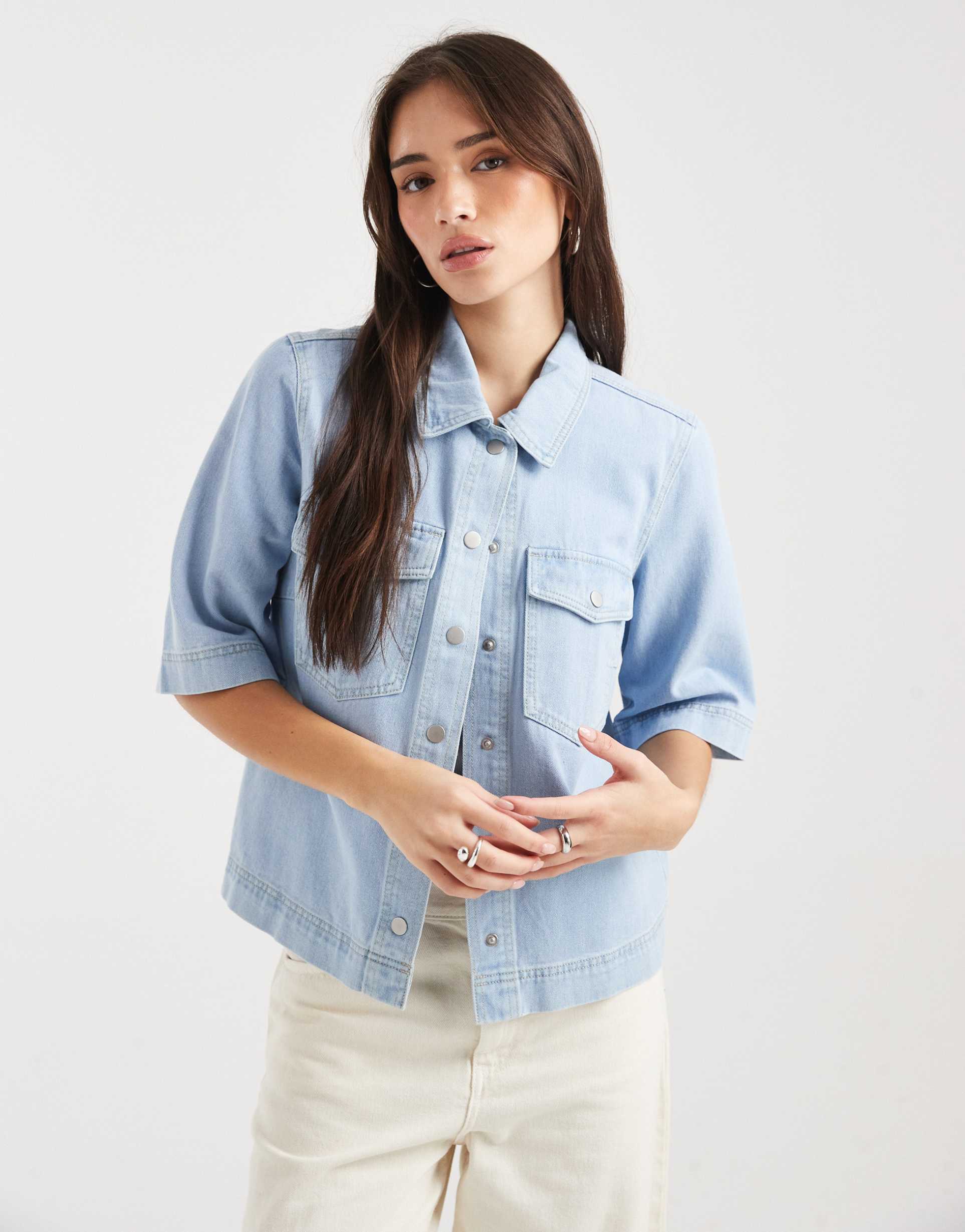only short sleeve boxy denim shirt in light blue