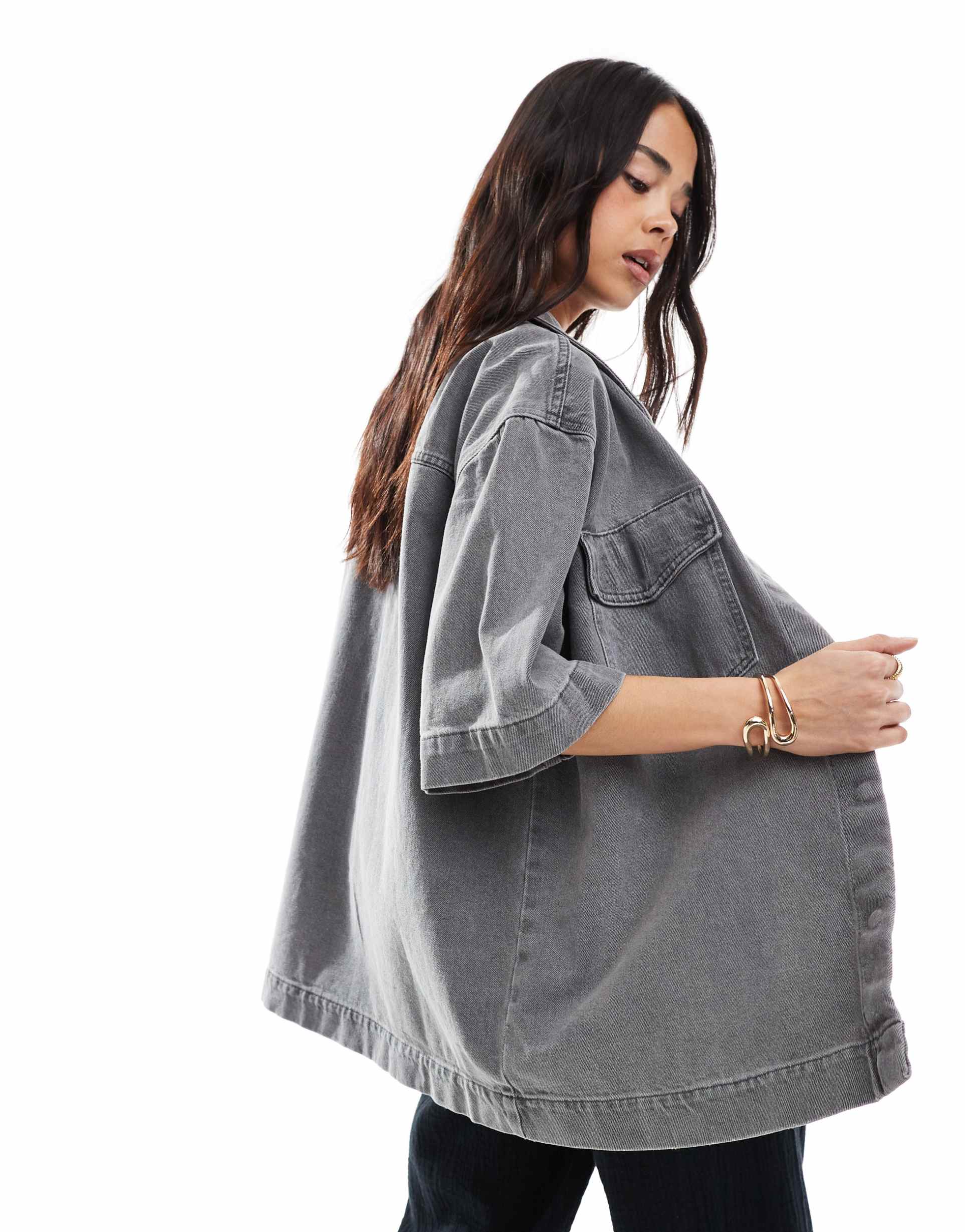 only short sleeve oversized shirt with front pocket detail in gray denim