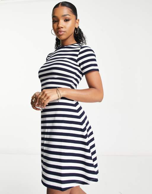 Striped on sale frock designs