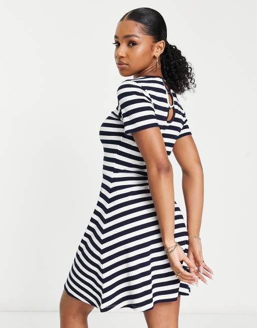 Black skater store dress short sleeve