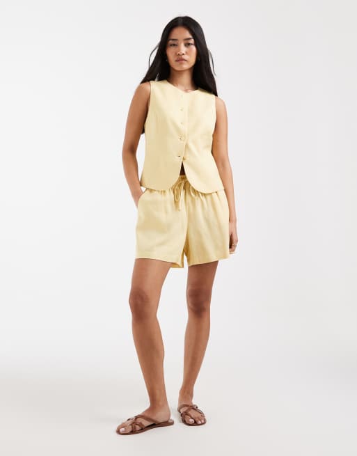 ONLY – Shorts aus Leinenmix in Blassgelb, Kombiteil , 2 von 5