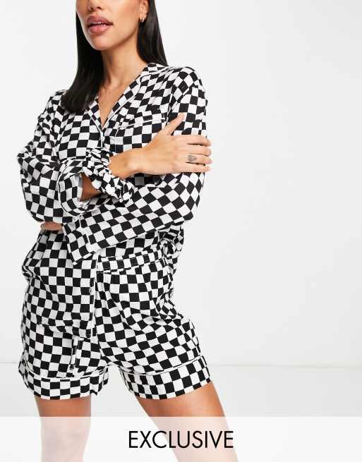 Only - Skakternet pyjamassæt i sort/hvid - Kun hos ASOS