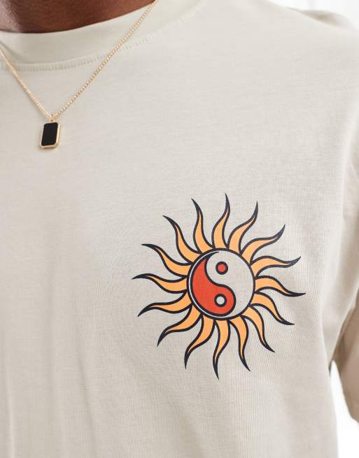 ONLY & Sons – Beige, avslappnad t-shirt med Yin och yang-tryck baktill, 3 av 4