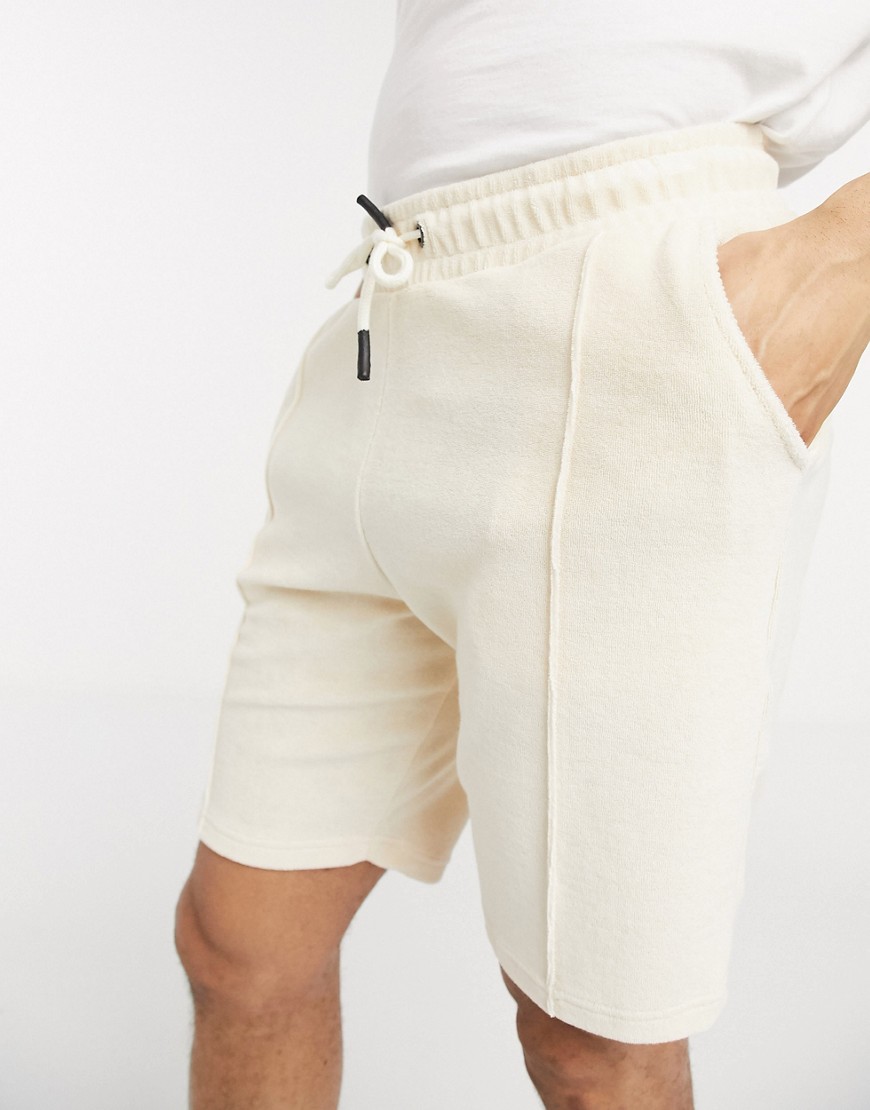 Only & Sons - Beige shorts i frotté med plissering foran - Del af sæt - Kun hos ASOS