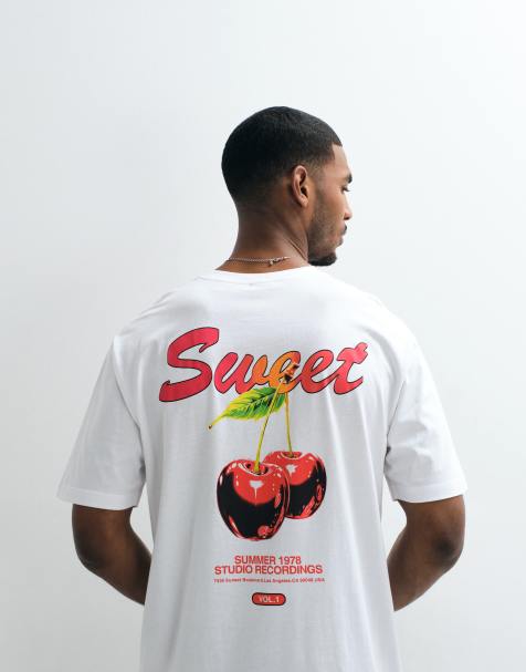 ONLY & SONS – Biały T-shirt oversize z nadrukiem wiśni na plecach - view 1
