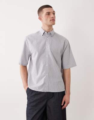 SONS - Boxy Fit Oxford-Hemd in Weiß mit blauen Streifen Blau S