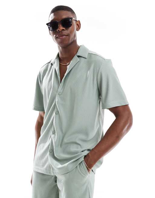 ONLY & SONS - Camicia plissé color verde salvia con colletto a rever in coordinato