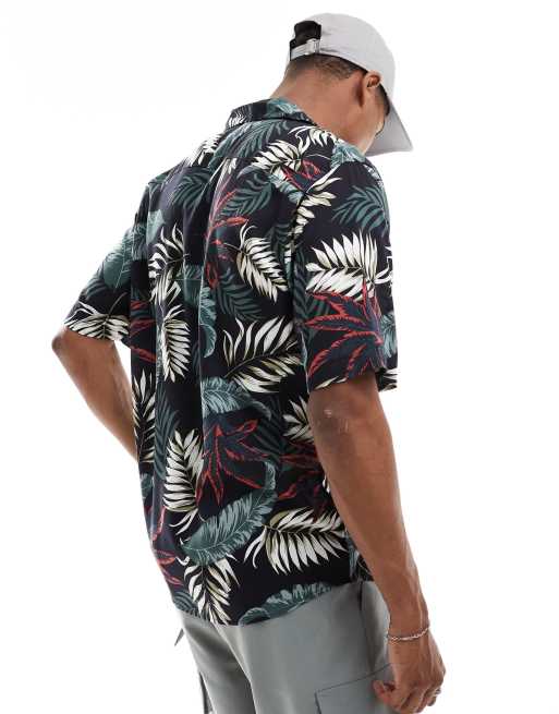 ONLY & SONS - Camicia regular fit con colletto con rever in viscosa nera con stampa di foglie, 4 di 4