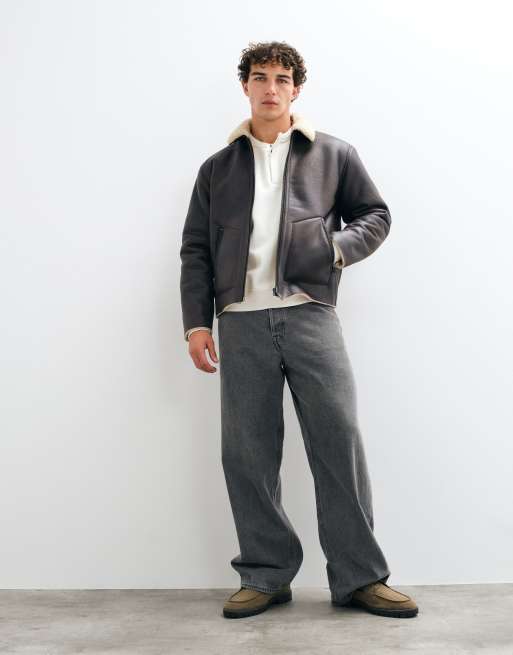 ONLY & SONS chaqueta de aviador de piel sintética con cuello teddy en chocolate, 2 de 9