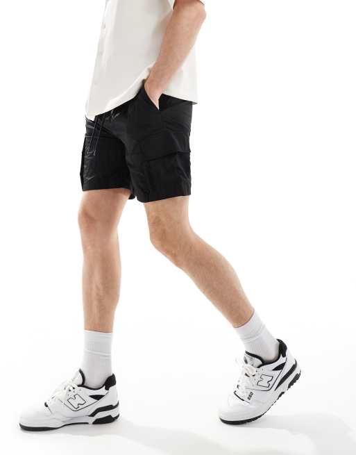 ONLY & SONS – Funktionale Cargo-Shorts zum Reinschlüpfen in Schwarz