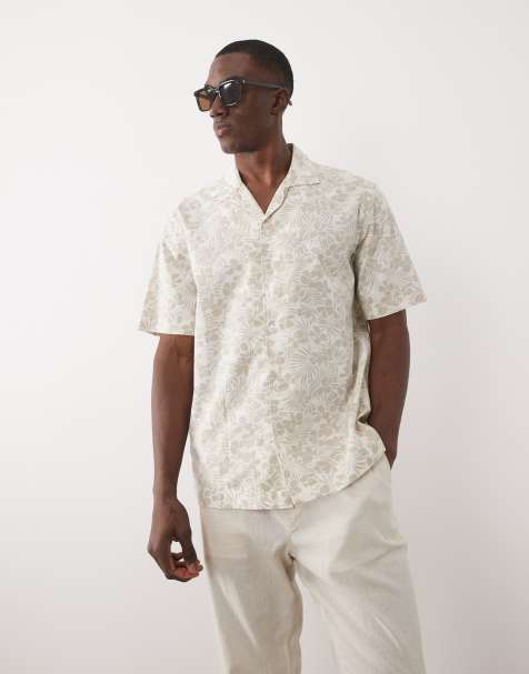 ONLY & SONS – Kurzärmliges Hemd in Weiß mit beigefarbenem Blumenmuster - view 1