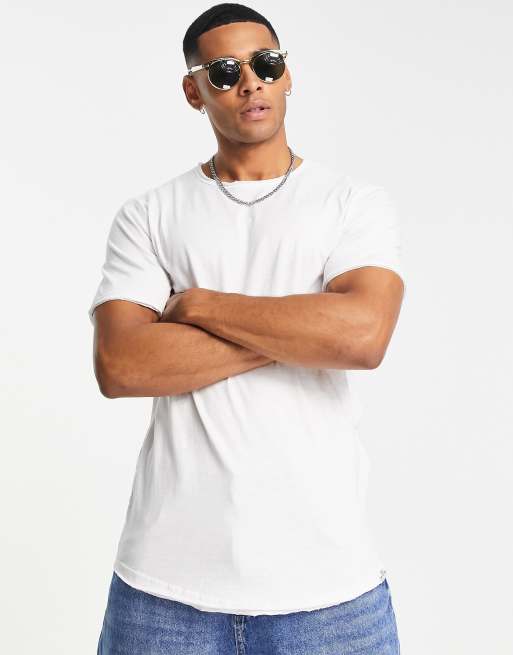 Only & Sons – Lang geschnittenes T-Shirt in Weiß mit abgerundetem Saum und ungesäumten Kanten
