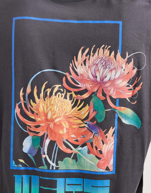 ONLY & SONS – Langärmliges T-Shirt in Anthrazit mit Blumen-Print auf dem Rücken, 5 von 5
