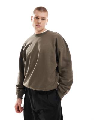 oversized crew neck sweatshirt in brown-White