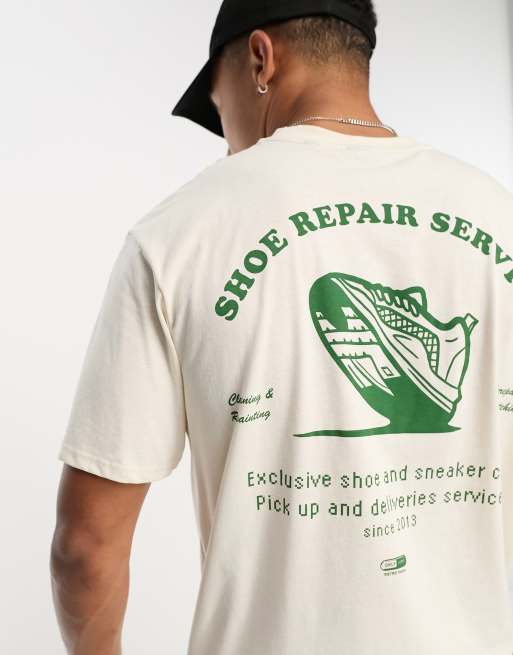 ONLY & SONS oversized t-shirt with sneaker back print in cream 