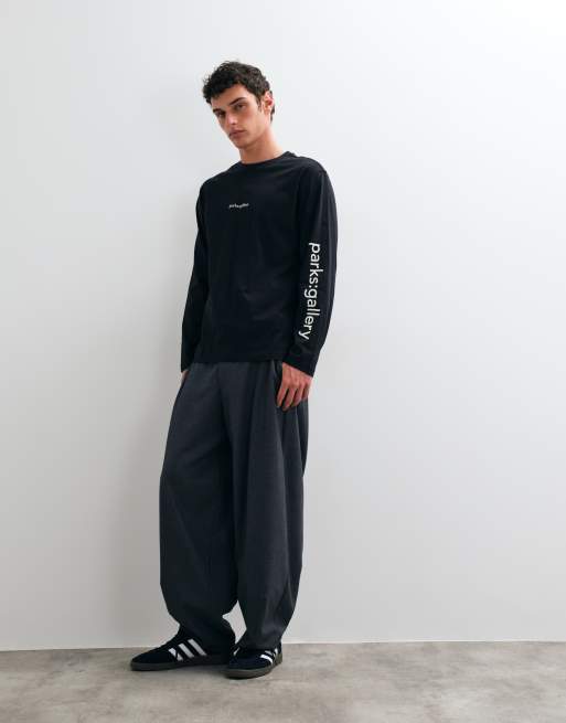 ONLY & SONS Parks Gallery print relaxed long sleeve t-shirt in black, 2 of 5