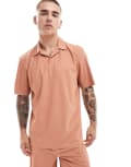 [ONLY & SONS] ONLY & SONS plisse split neck polo in burnt orange (part of a set) XS Cork