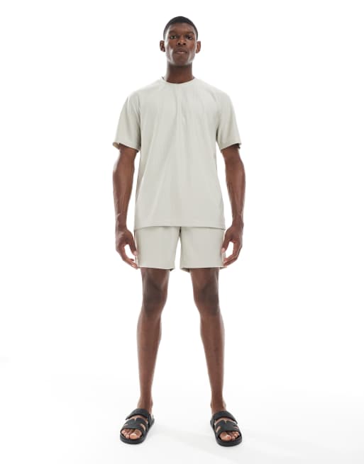 ONLY & SONS – Plissiertes, legeres T-Shirt in Beige, Kombiteil, 2 von 5
