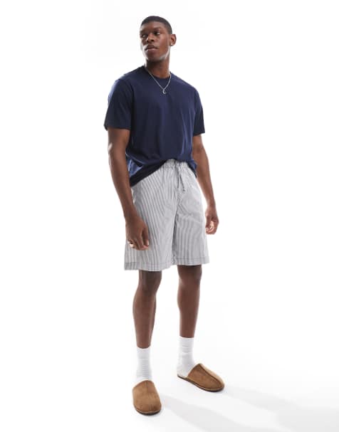 ONLY & SONS – Pyjama-Geschenkbox mit T-Shirt und Shorts in marineblau gestreift - view 1