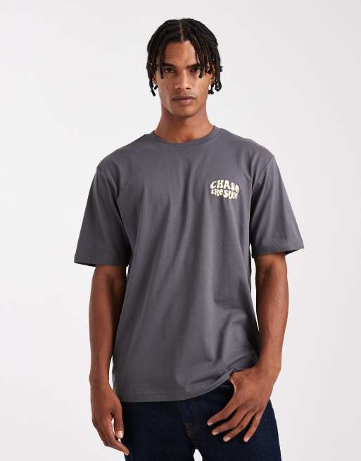 ONLY & SONS relaxed fit t-shirt with chase the sun back print in dark grey, 3 of 5