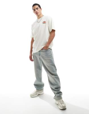 Only & Sons Relaxed Fit T-shirt With Claw Shack Back Print In White