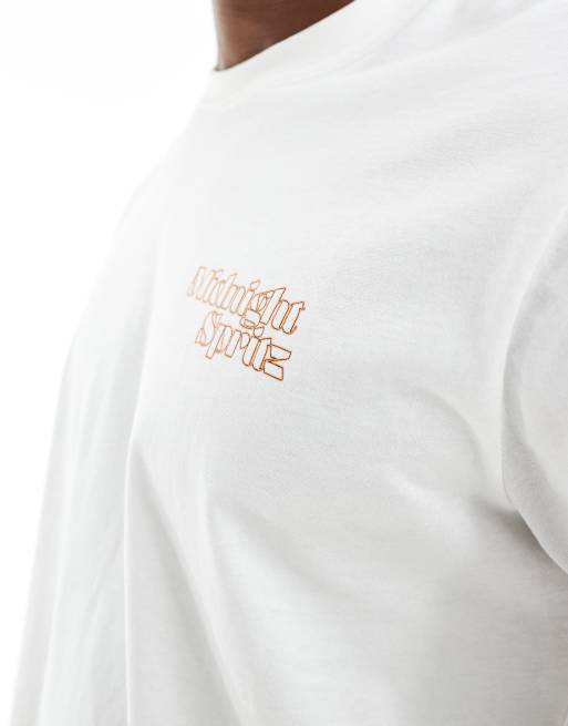 ONLY & SONS relaxed fit t-shirt with spritz back print in white