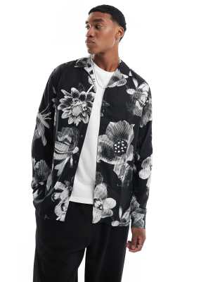 relaxed shirt with gray floral in black