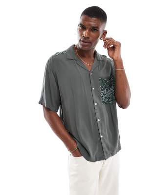 ONLY & SONS revere collar shirt with paisley detail in dark khaki-Green