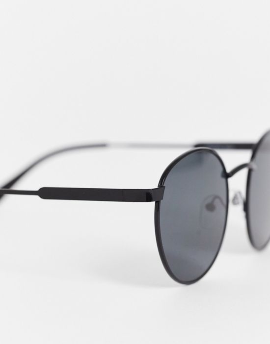 https://images.asos-media.com/products/only-sons-round-sunglasses-in-black/202609732-2?$n_550w$&wid=550&fit=constrain