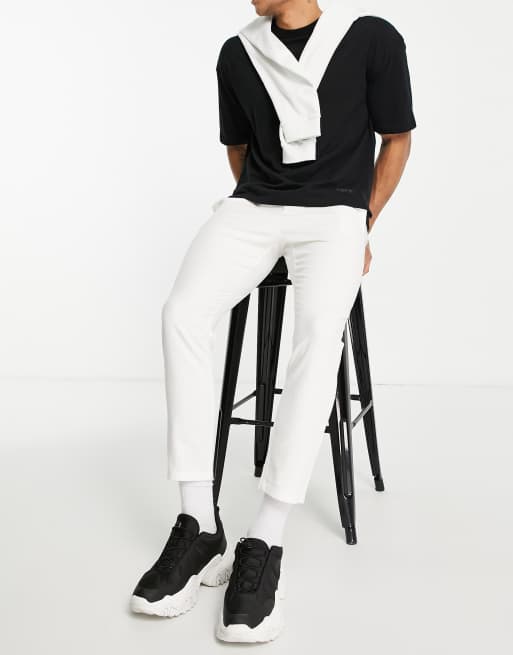 Only & Sons – Schmal zulaufende Hose aus Leinenmischung in Weiß mit kurzem Schnitt, 4 von 4