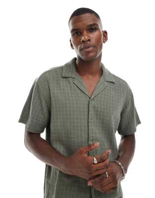 short sleeve linen textured shirt in khaki-Green