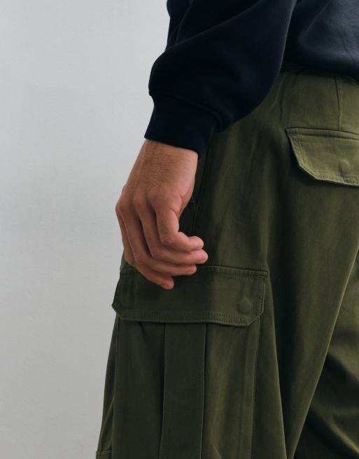 ONLY & SONS spodnie cargo o luźnym kroju w kolorze black olive, 4 z 5