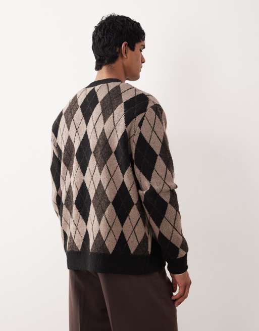 ONLY & SONS – Strickjacke in Braun mit überschnittenen Schultern und Rautenmuster, 3 von 5